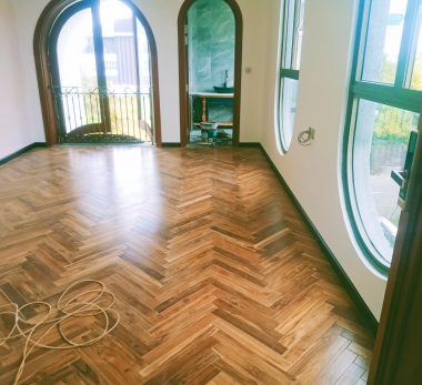 Sàn gỗ Teak lót xương cá