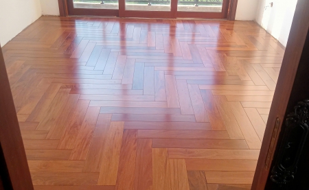 Nâng Cấp Không Gian Phòng Khách Bằng Sàn Gỗ Tự Nhiên Đón Năm Mới