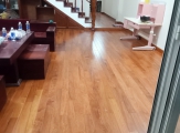 Ưu Điểm Nổi Bật Của Sàn Gỗ Căm Xe Khi Lát Phòng Khách