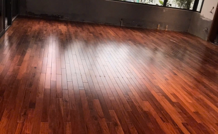 REALTREE REVIEW THI CÔNG SÀN GỖ CĂM XE – BỀN ĐẸP THEO THỜI GIAN