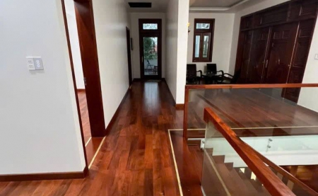 Thi công sàn gỗ tự nhiên chuyên nghiệp tại Đà Nẵng – Bền vững từ nền móng