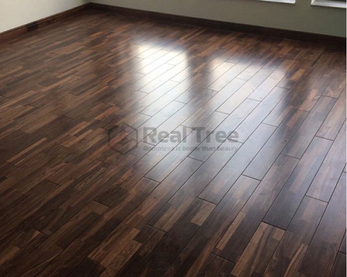 UV coating technology for natural wood flooring
