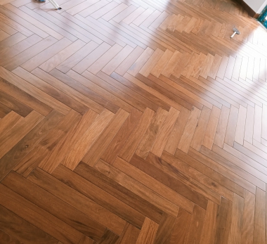 So Sánh Gỗ Căm Xe Và Gỗ Lim – Nên Chọn Loại Nào Cho Sàn Nhà?